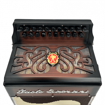 Paolo Soprani mod. Saltarello 8 (21/8 3 voci), Tonalità SOL/DO (G/C), tastiera veloce, musette, Legno