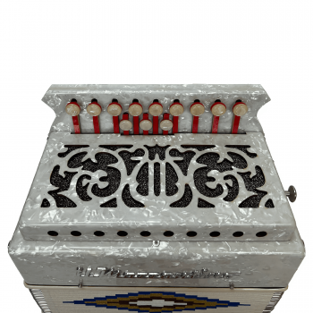 Il Mazzantino mod. Studio 12 notes, 2 basses, 3 reeds. Tuning D, White