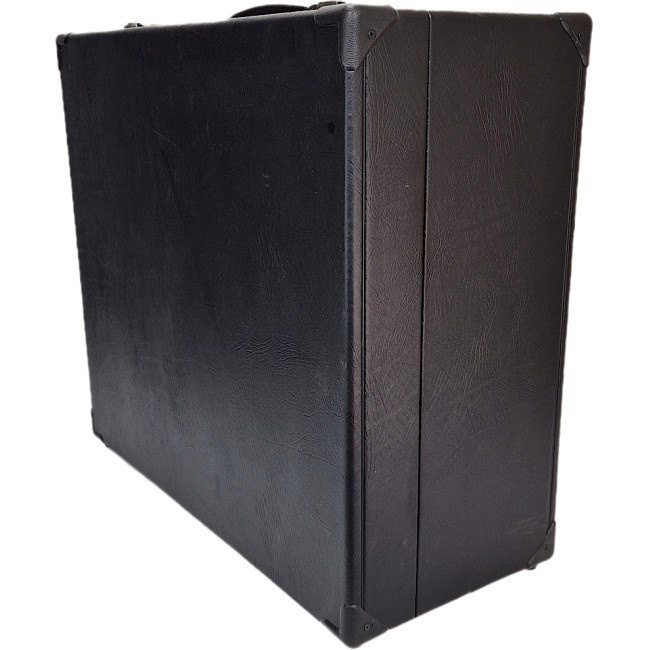 Hard case with handle for 34 keys accordion
